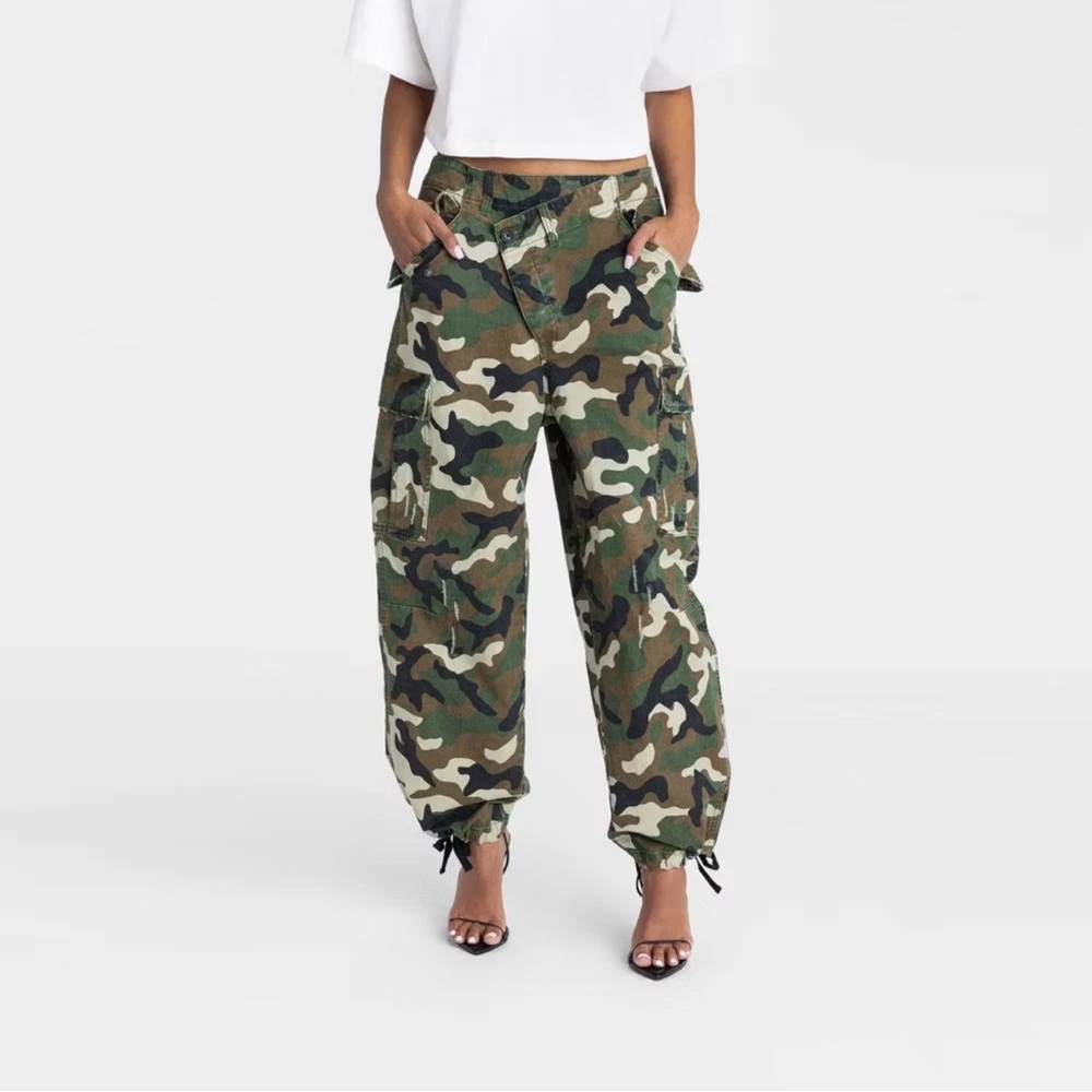 KBB by KAHLANA Women's Mid-Rise Straight Leg 'The Cargo Jogger' - Dark Camo
